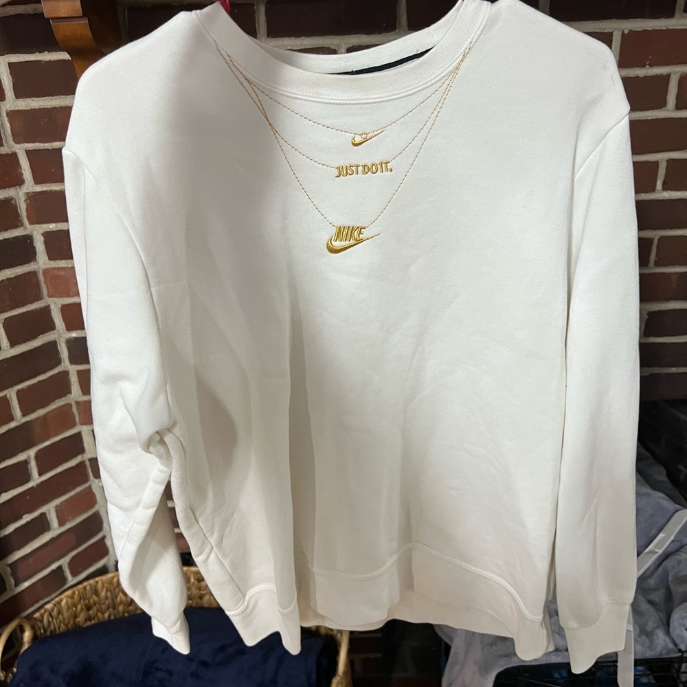 Like new!! Nike sweater